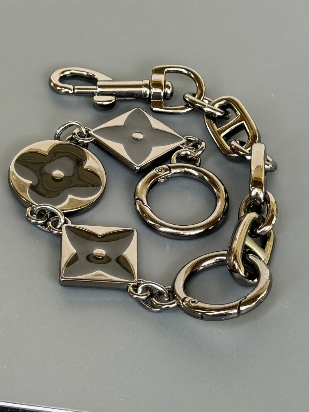 NWOT Gunmetal Quatrefoil Monogram Style Bag Charm Extender 8